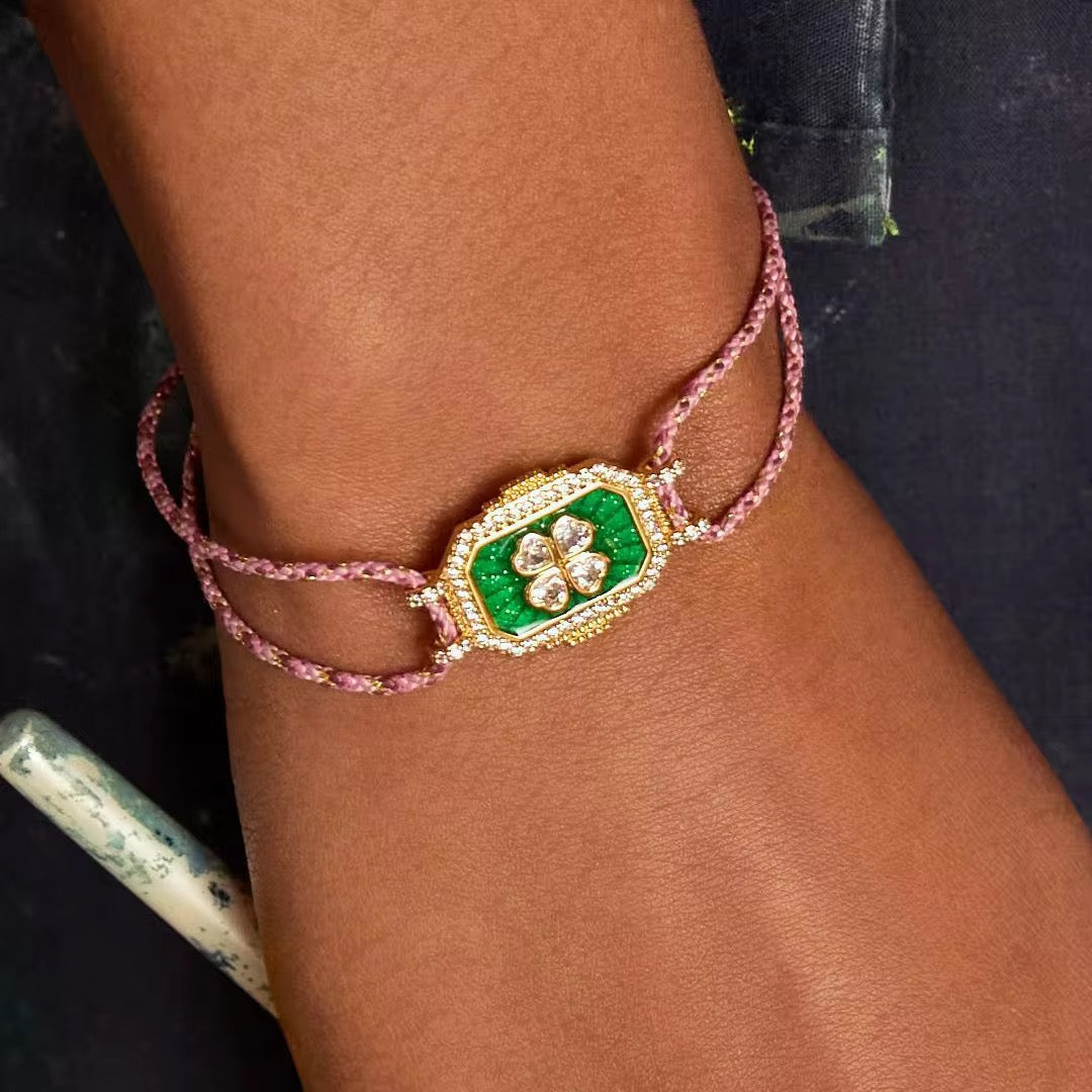 Lucky Clover EXTRAS